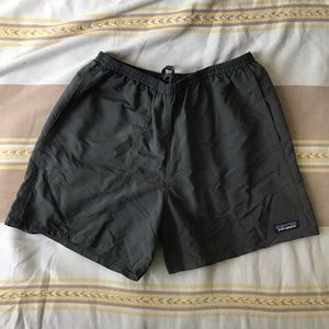 Patagonia 5” Baggies Short Mens Medium Forge Grey